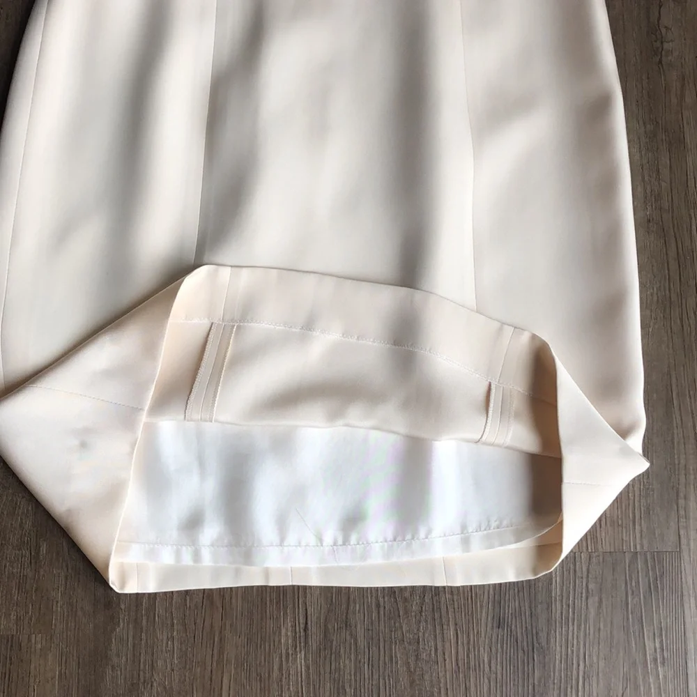 Escada Couture sleveless silk dress. - Picture 8 of 11